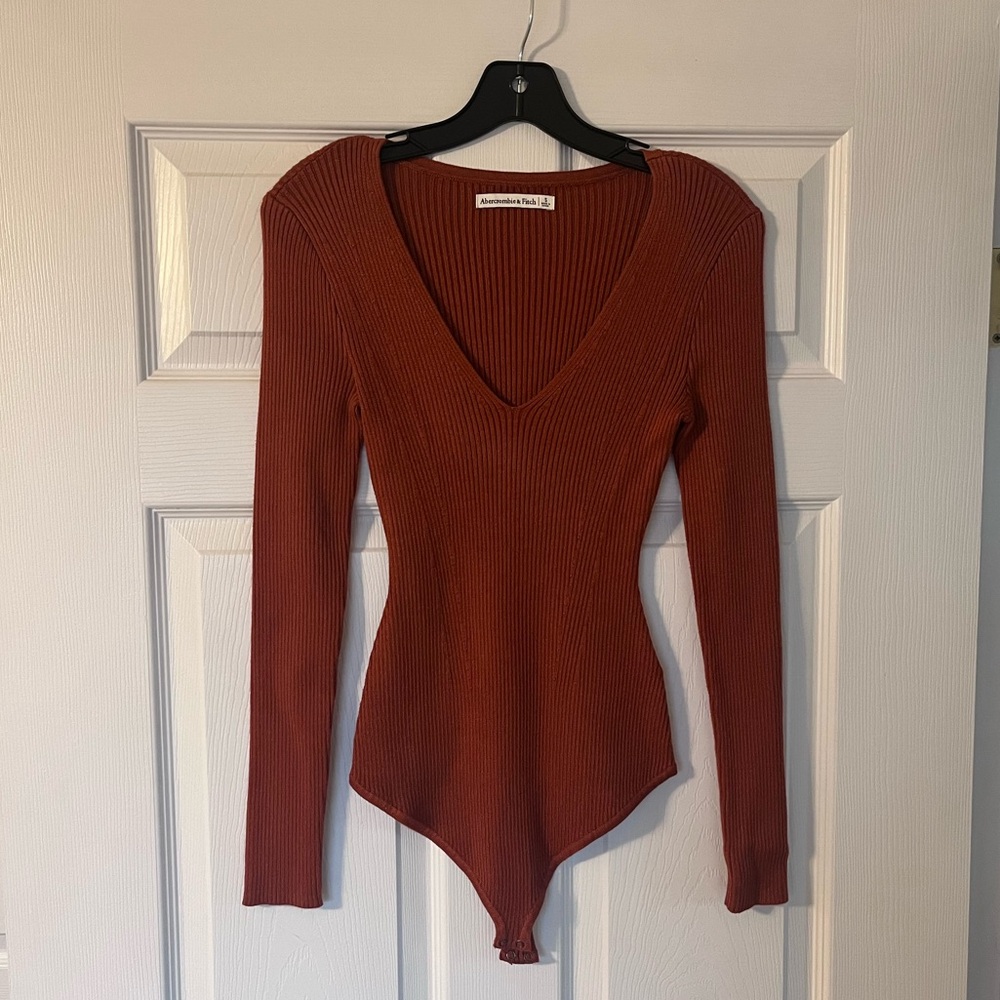 NWOT Abercrombie & Fitch Burnt Orange Ribbed Sweater V Neck Bodysuit